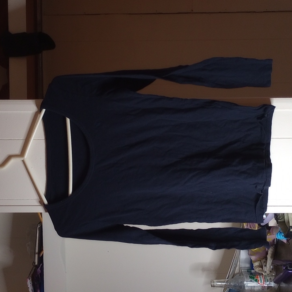 Black long sleeve shrit